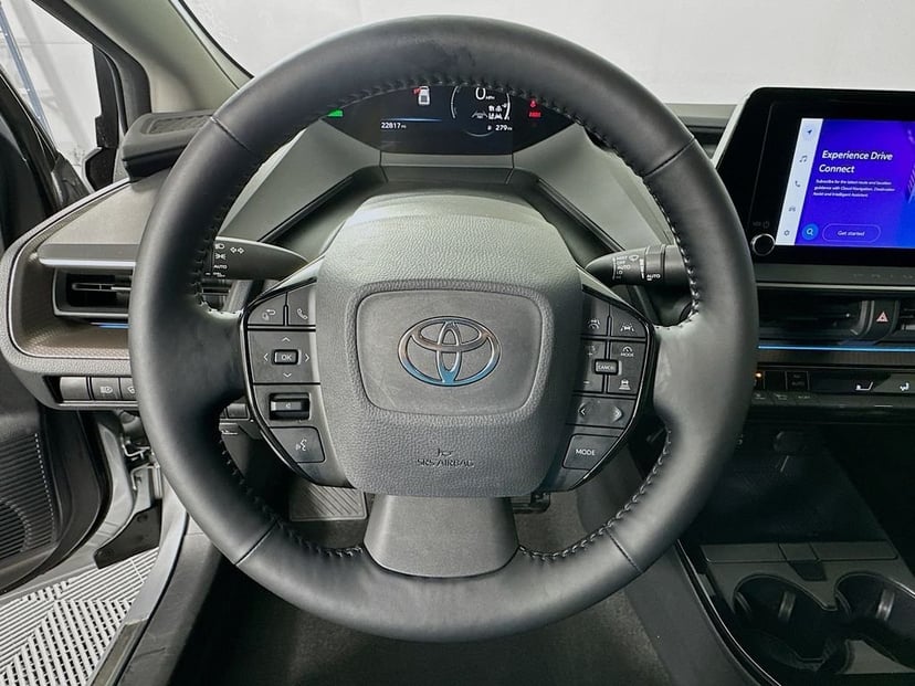 2023 Toyota Prius - Image 11