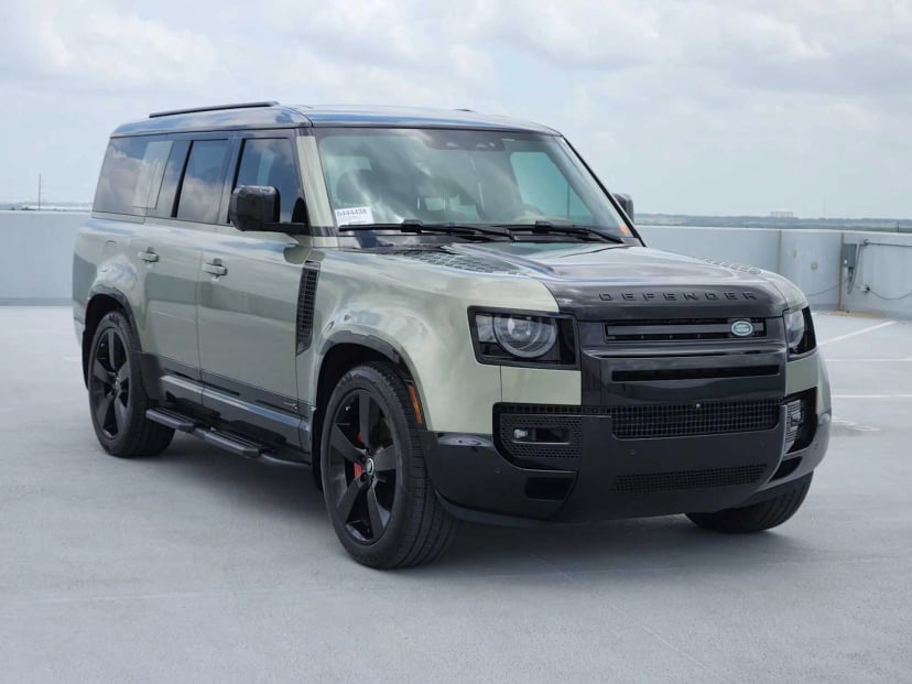 2025 Land Rover Defender - Image 3