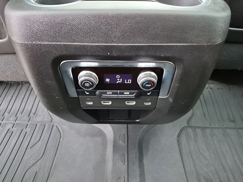 2023 GMC Yukon XL - Image 22