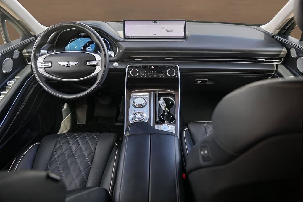 2023 Genesis GV80 - Image 28