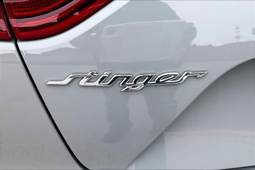 2019 Kia Stinger - Image 10