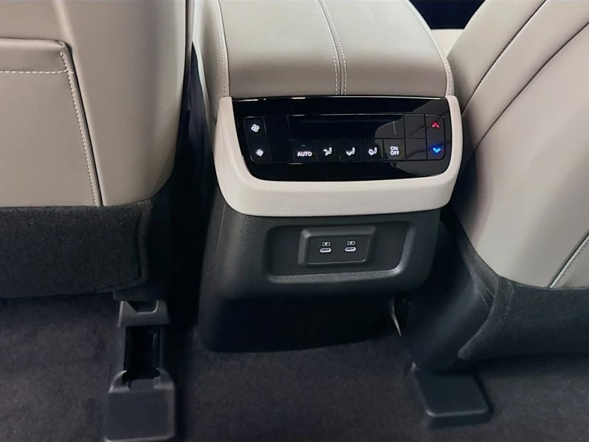 2027 INFINITI QX65 - Image 30