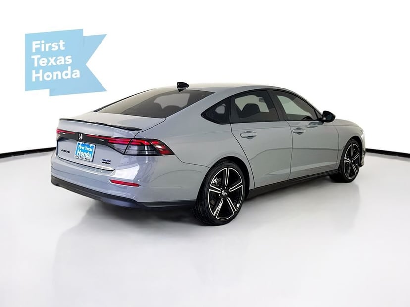 2026 Honda Accord Hybrid - Image 8