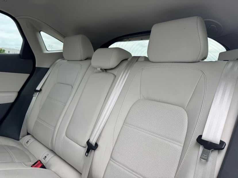 2020 Jaguar E-PACE - Image 20