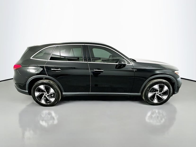 2024 Mercedes-Benz GLC - Image 4