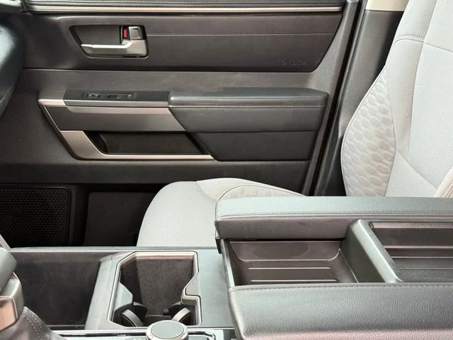 2022 Toyota Tundra - Image 8