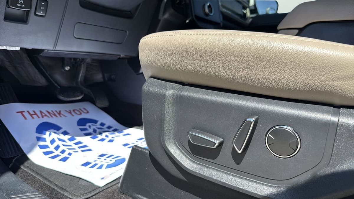 2023 Ford Expedition - Image 11