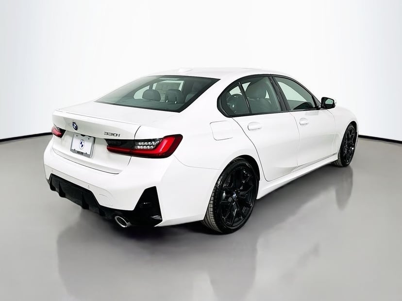 2026 BMW 3 Series - Image 5