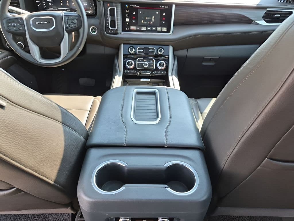 2022 GMC Yukon - Image 22