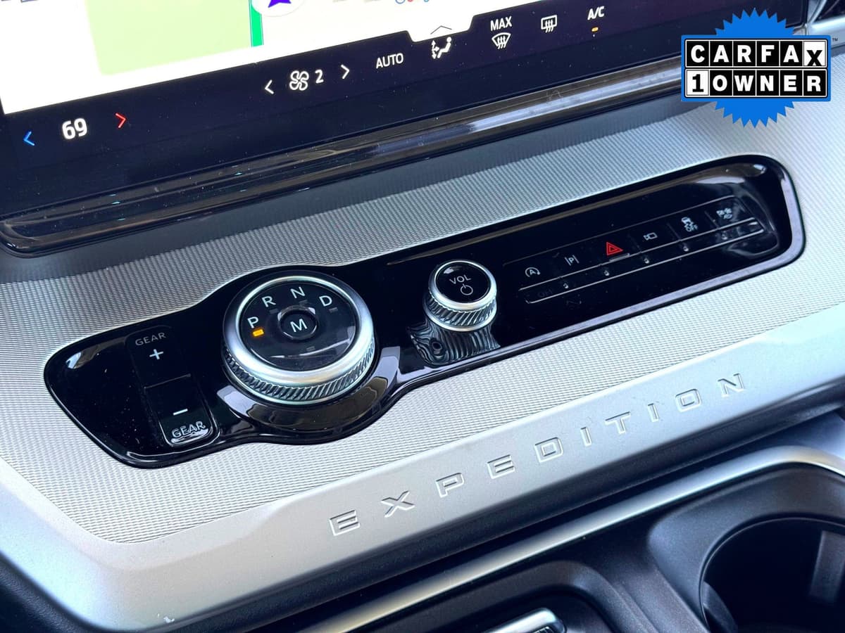 2025 Ford Expedition Max - Image 30