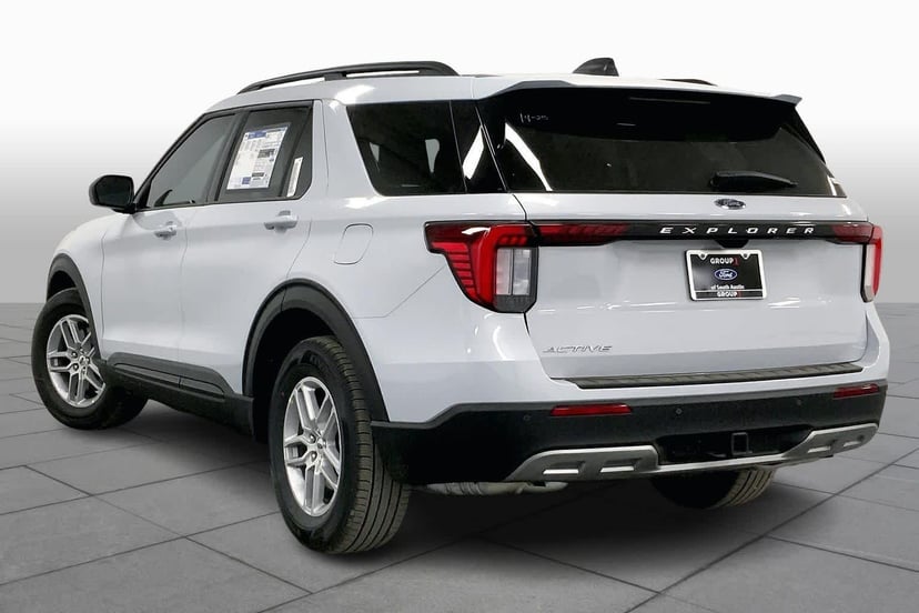 2026 Ford Explorer - Image 11