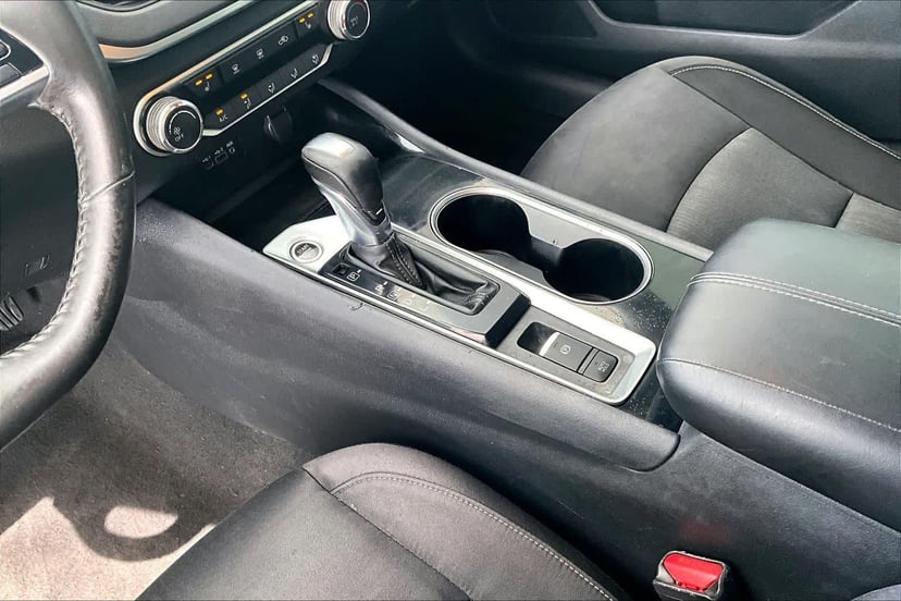 2022 Nissan Altima - Image 17
