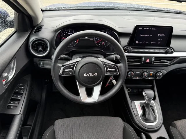 2023 Kia Forte - Image 25