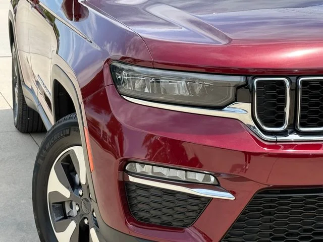 2024 Jeep Grand Cherokee - Image 3