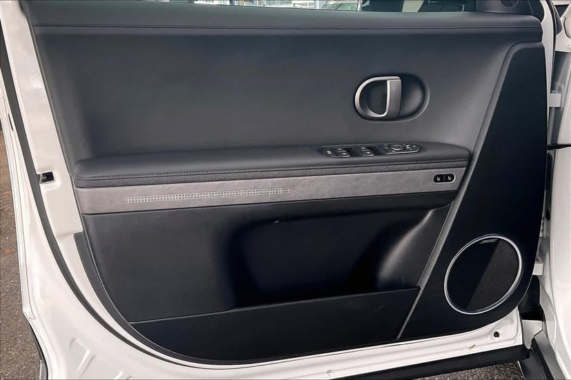 2025 Hyundai IONIQ 5 - Image 21