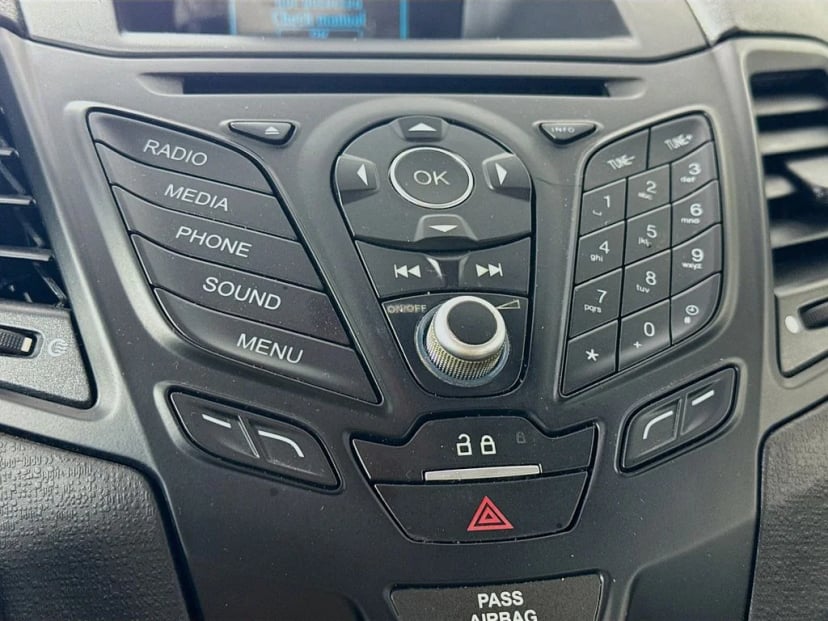 2017 Ford Fiesta - Image 15