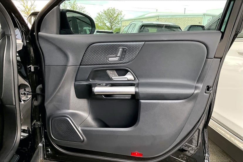 2025 Mercedes-Benz GLA 250 - Image 23