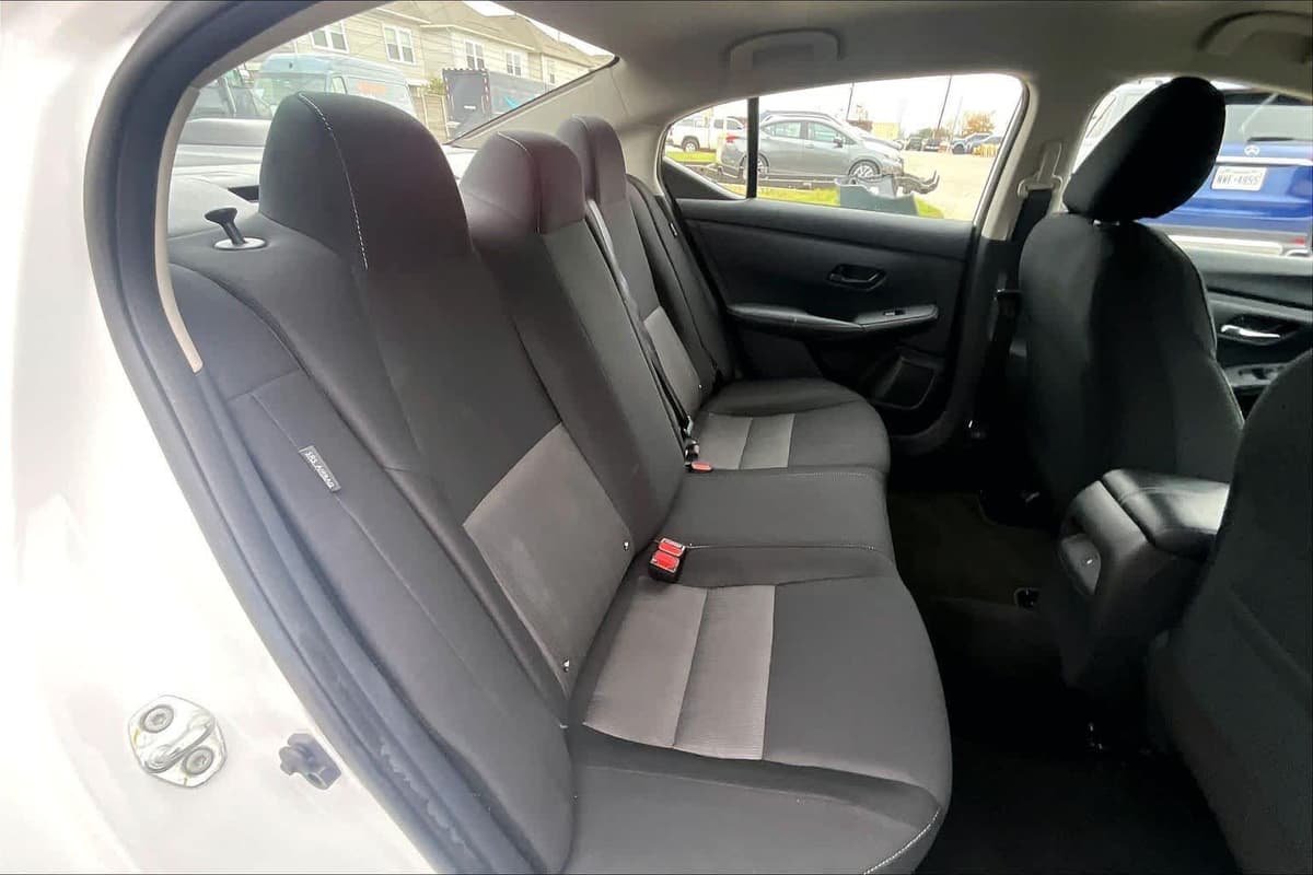 2025 Nissan Sentra - Image 20