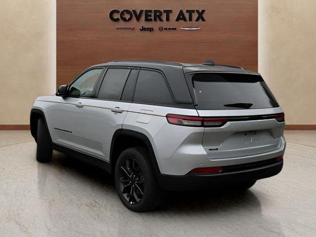 2025 Jeep Grand Cherokee - Image 3