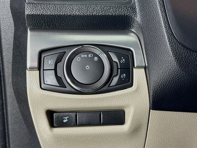 2018 Ford Explorer - Image 11