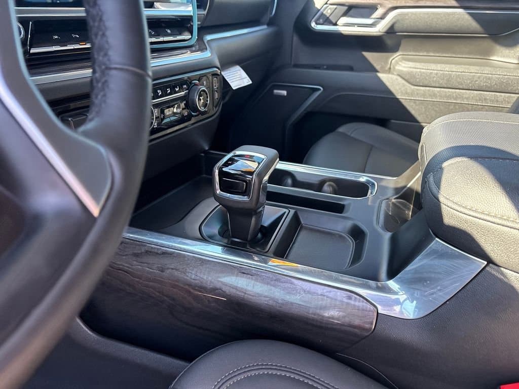2025 Chevrolet Silverado 1500 - Image 10