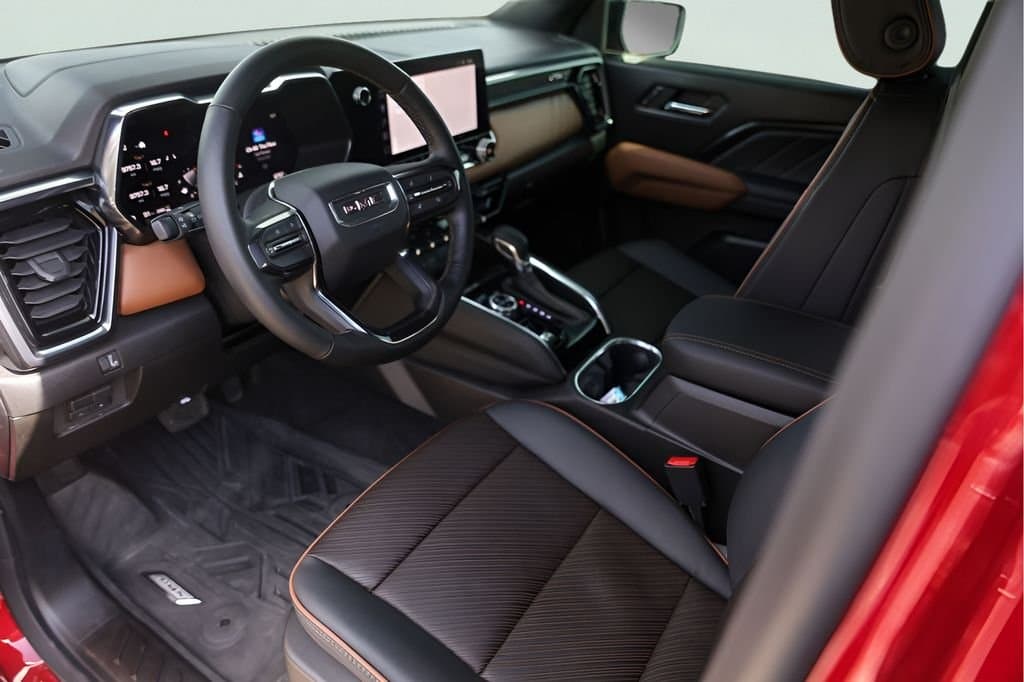 2026 GMC Canyon - Image 13