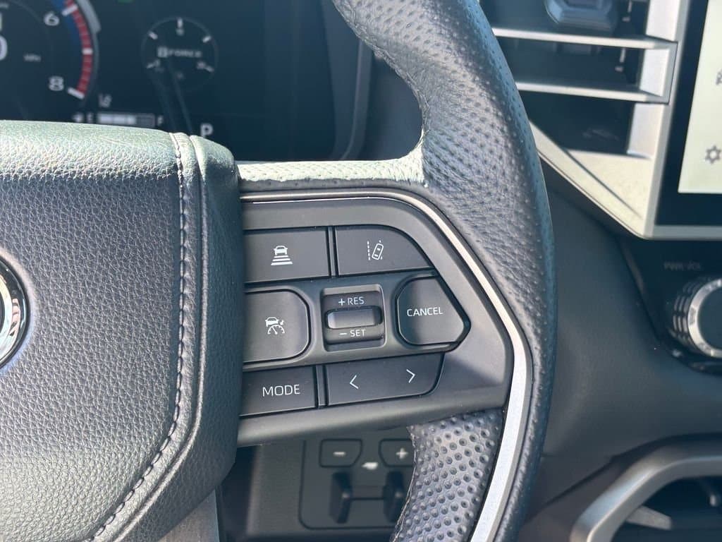 2025 Toyota Tundra - Image 17