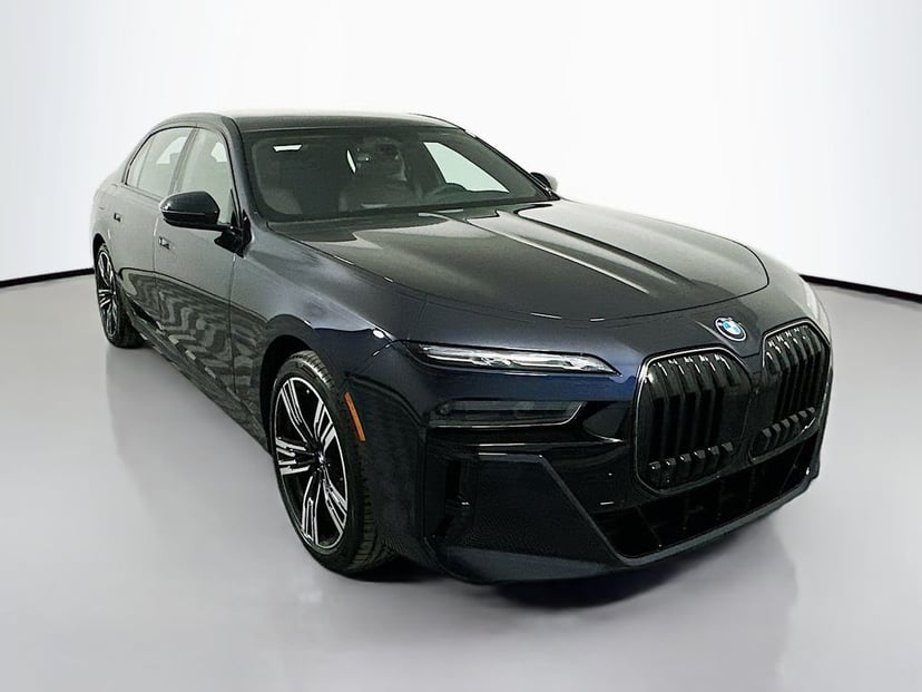 2025 BMW i7 - Image 3