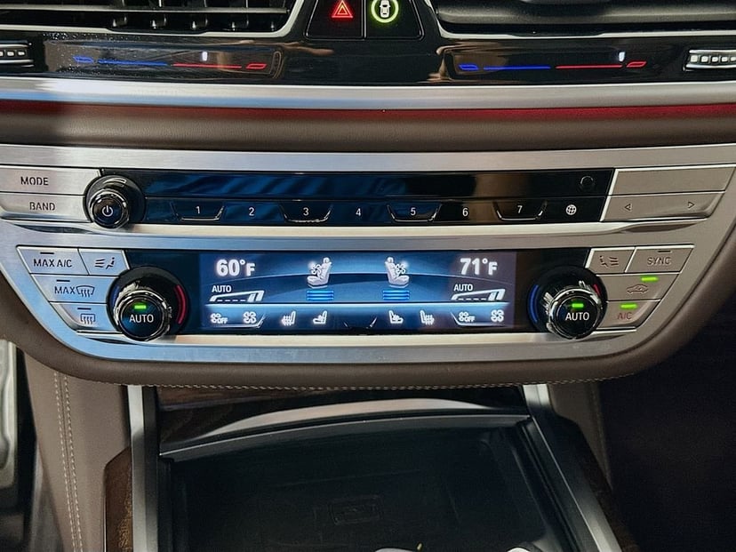 2022 BMW 7 Series - Image 16