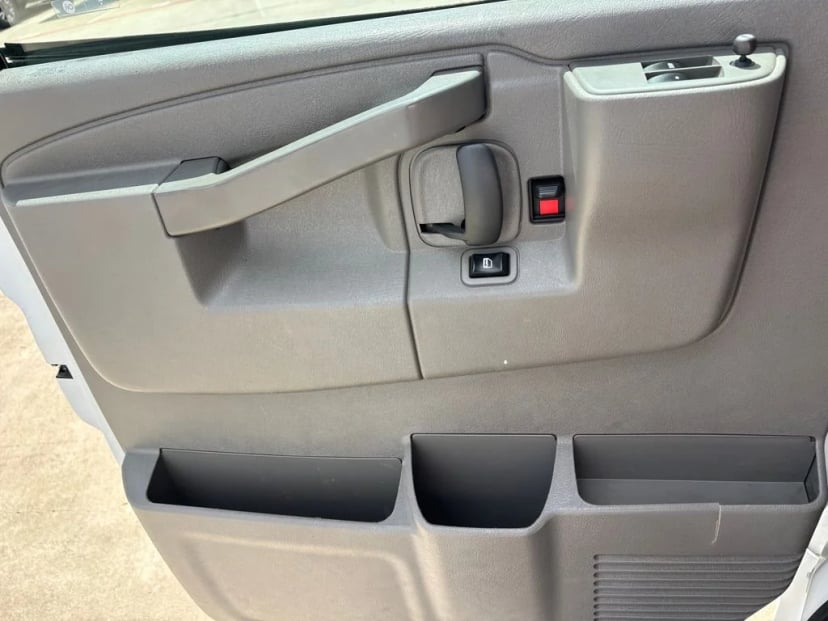2021 Chevrolet Express 2500 - Image 19