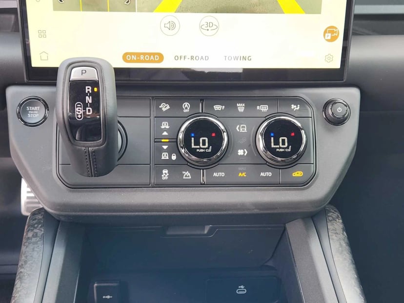 2026 LAND ROVER Defender 110 - Image 18