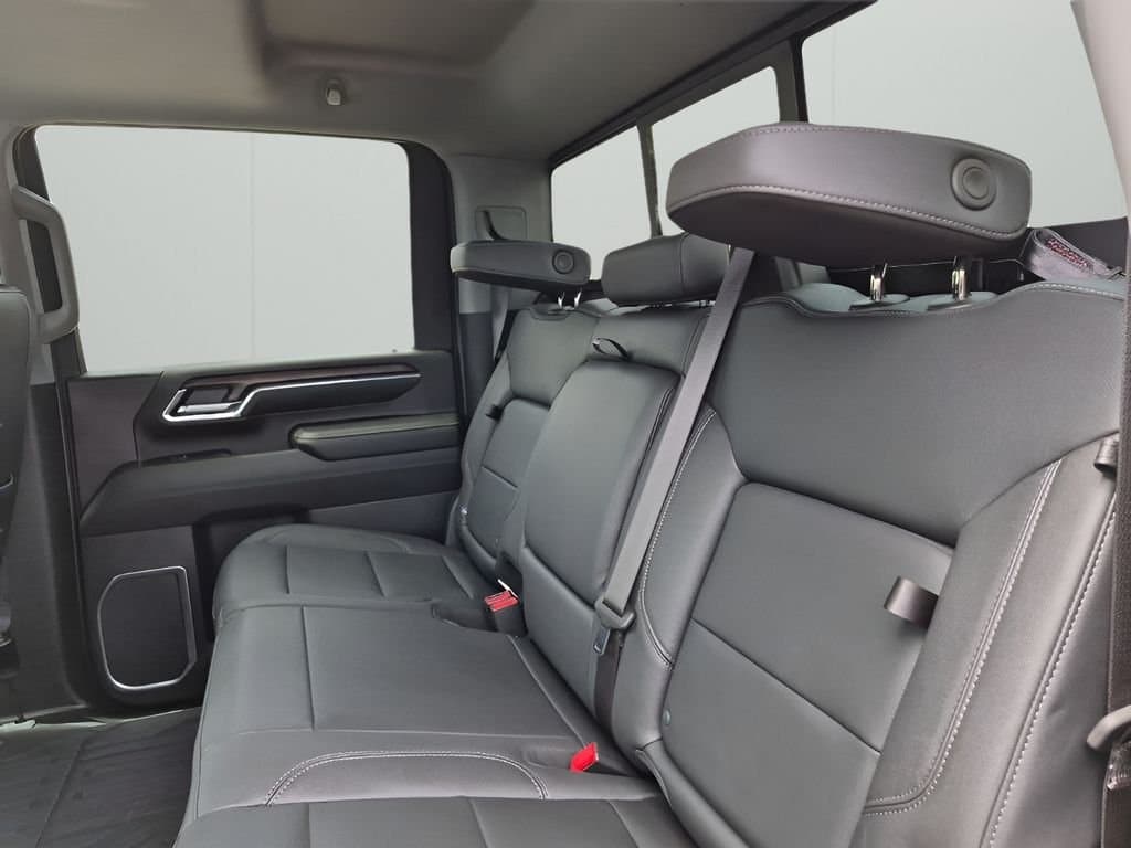 2024 GMC Sierra 2500HD - Image 19