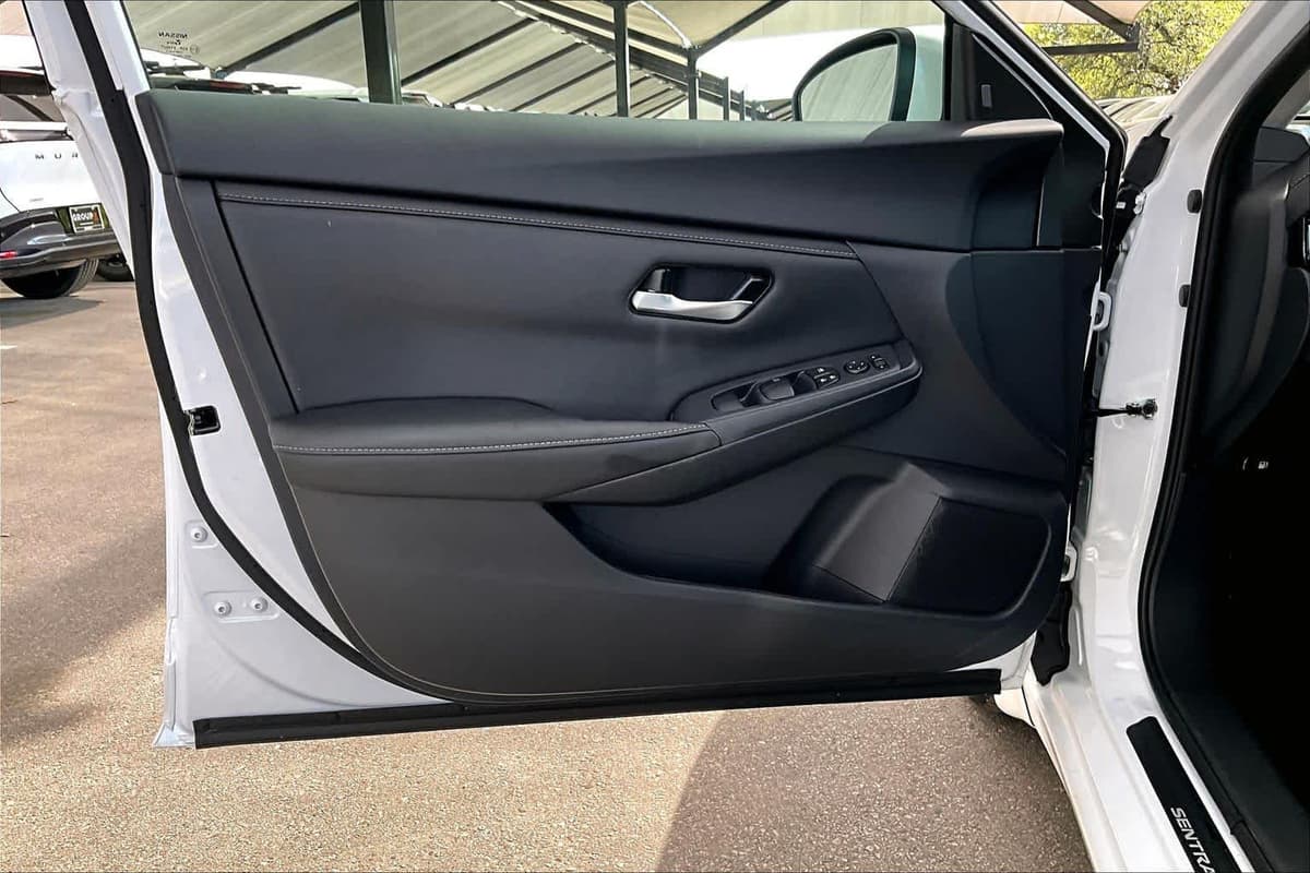 2025 Nissan Sentra - Image 21