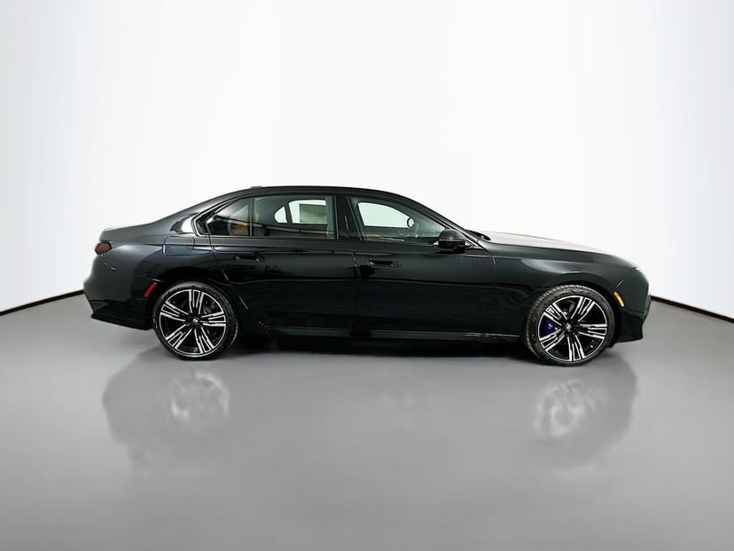 2025 BMW 7 Series - Image 4