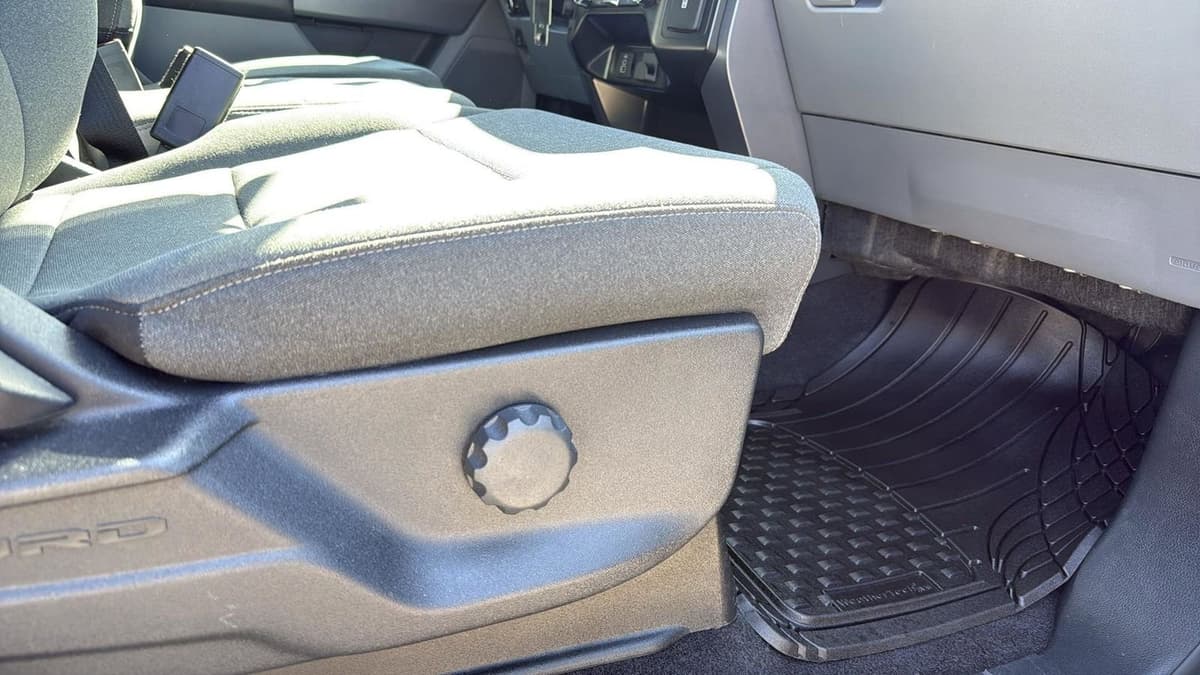 2025 Ford F-150 - Image 26