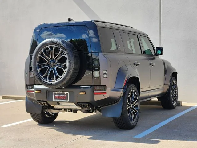 2026 Land Rover Defender 110 - Image 7