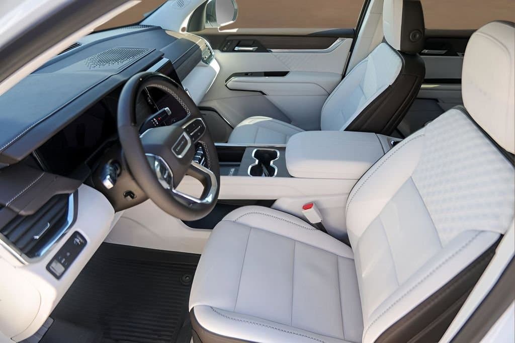 2026 GMC Acadia - Image 9