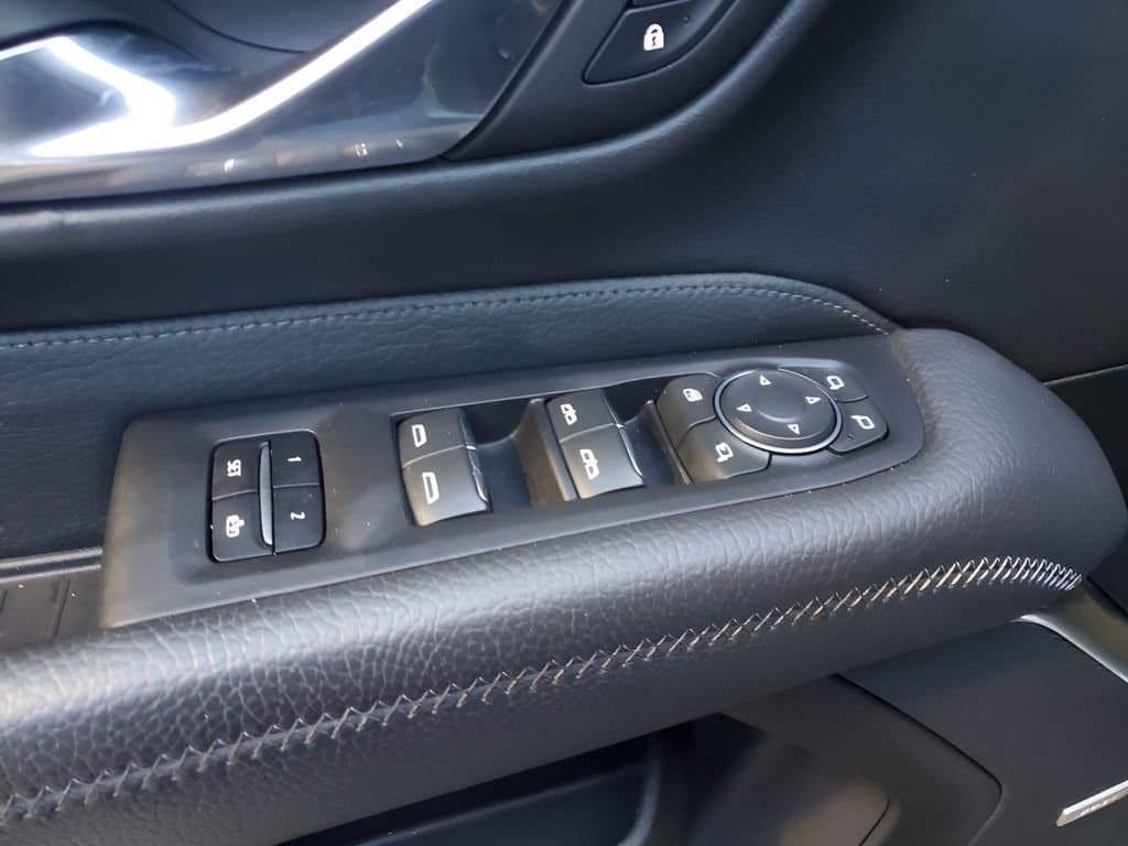 2023 GMC Yukon - Image 28