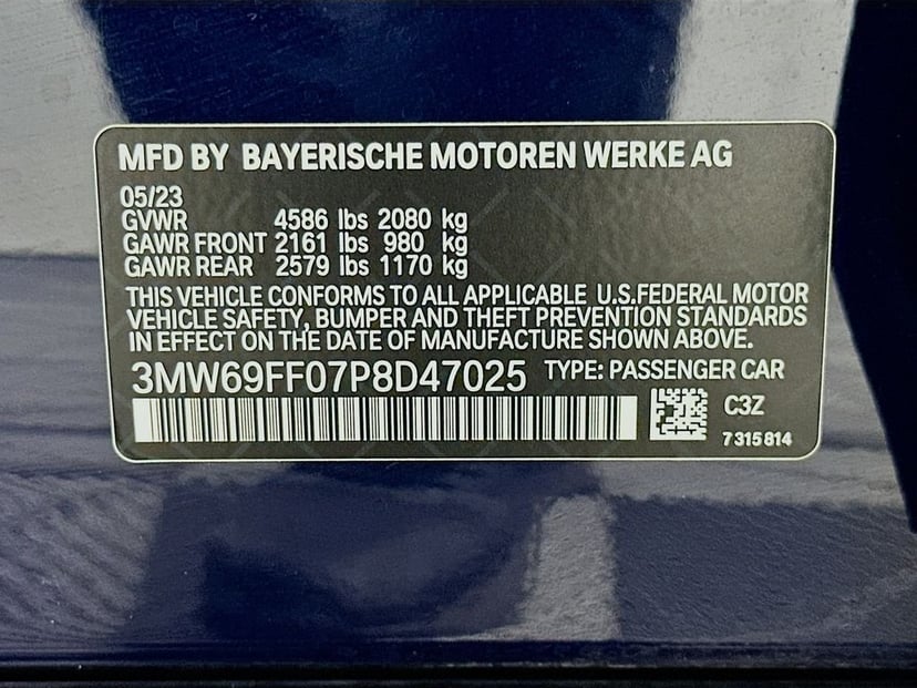 2023 BMW 3 Series - Image 33