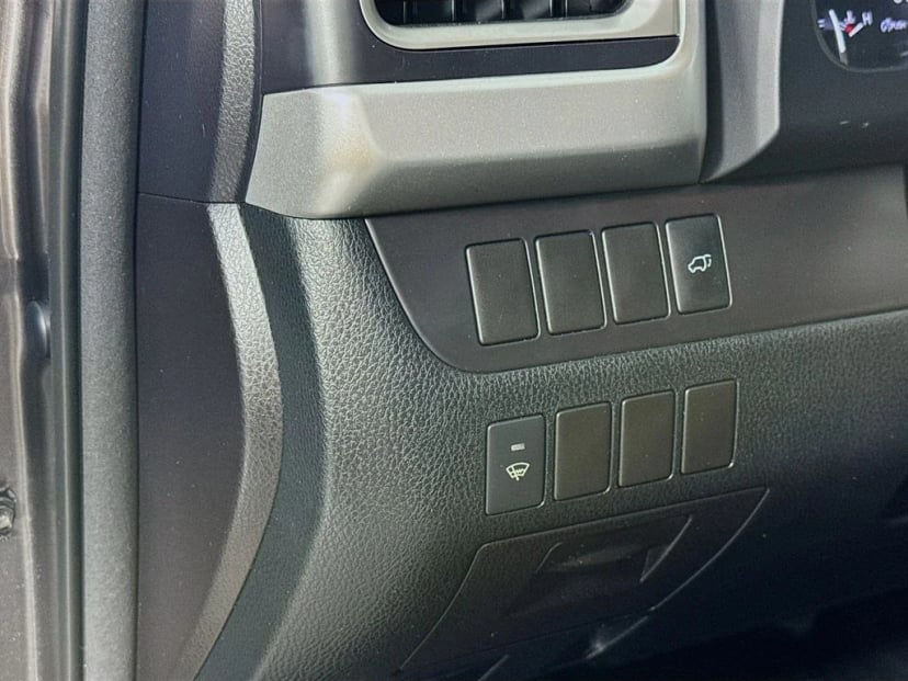 2014 Toyota Highlander - Image 10