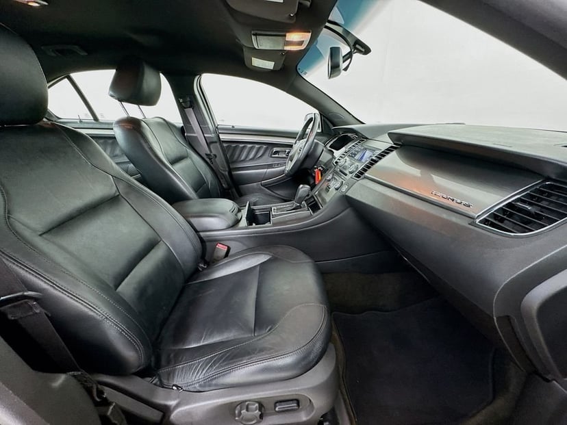 2013 Ford Taurus - Image 33