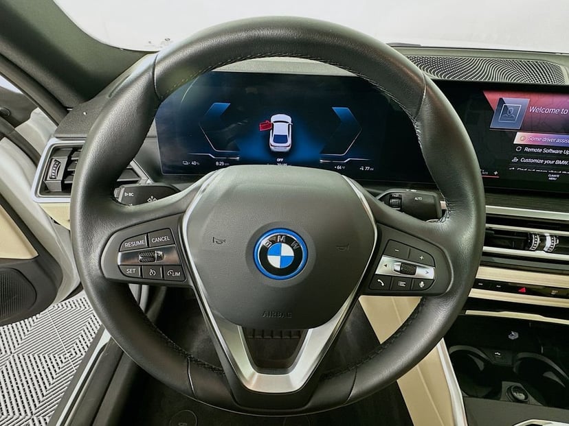 2023 BMW i4 - Image 11