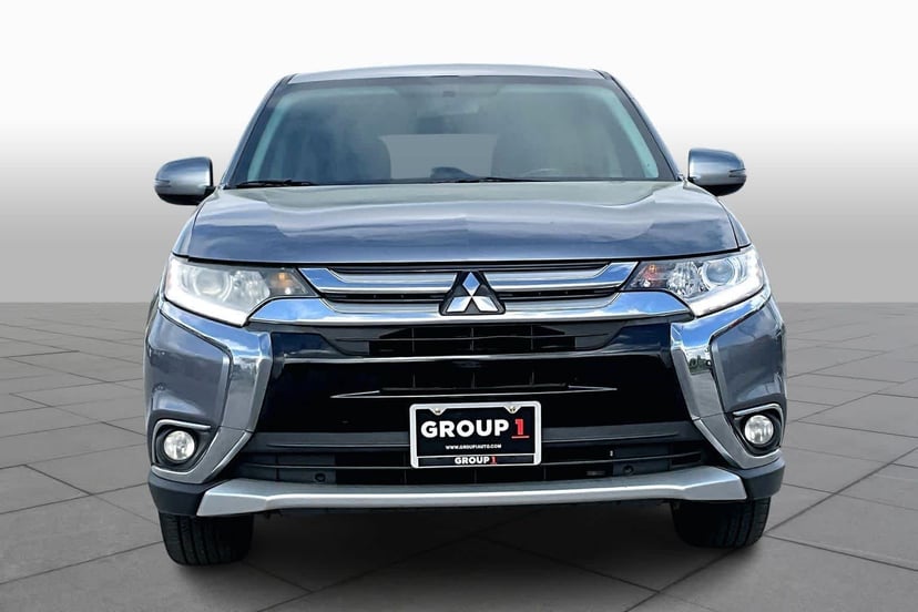 2017 Mitsubishi Outlander - Image 4