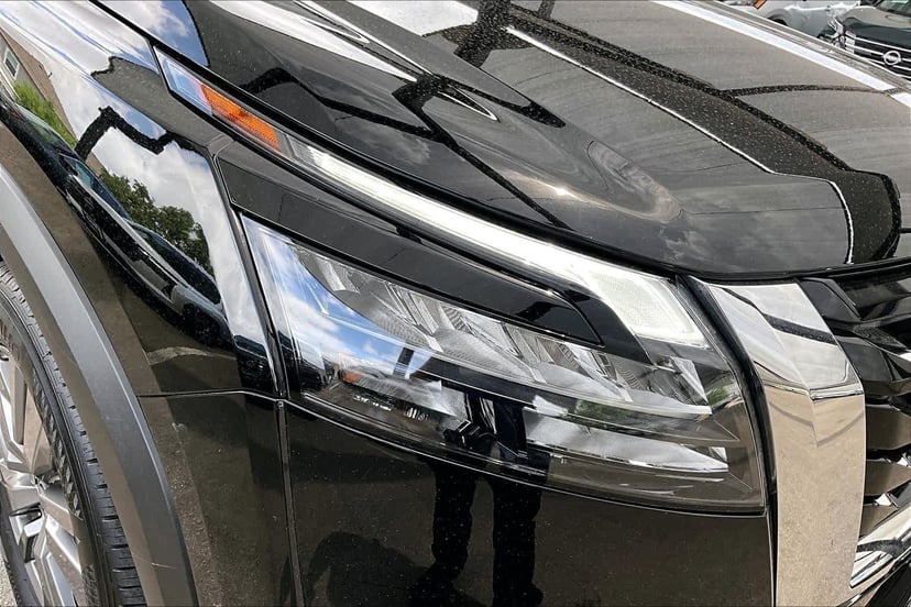 2025 Nissan Pathfinder - Image 27