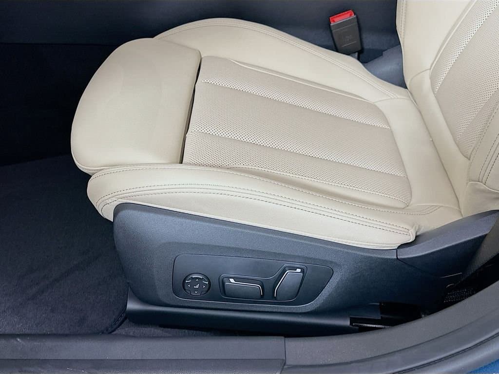 2026 BMW 3 Series - Image 21