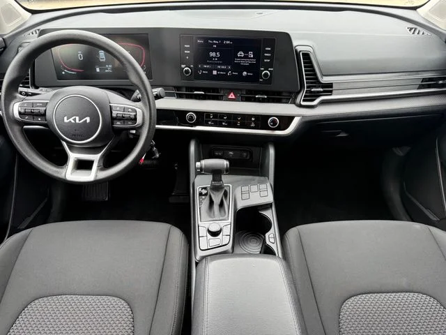 2025 Kia Sportage - Image 24