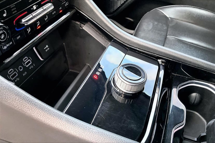 2023 Jeep Grand Cherokee - Image 16