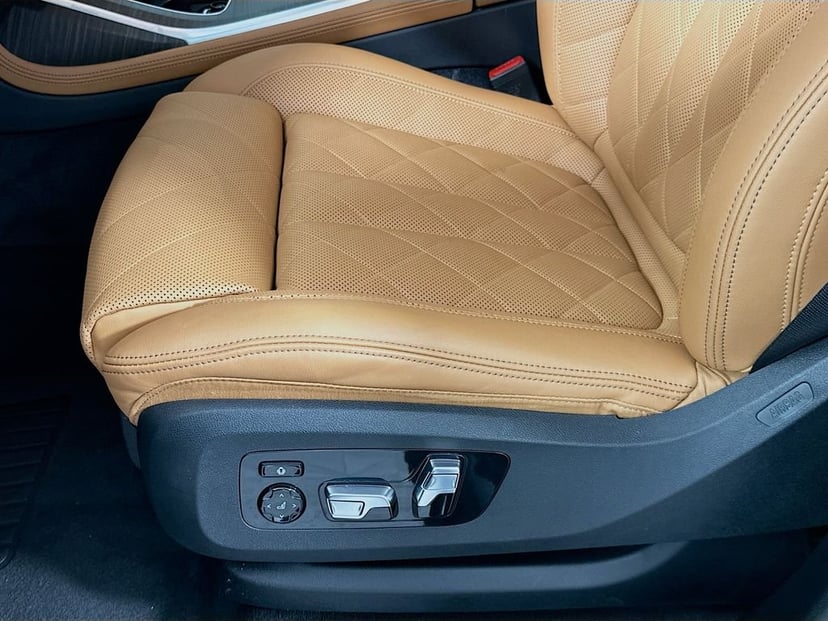 2024 BMW X7 - Image 20