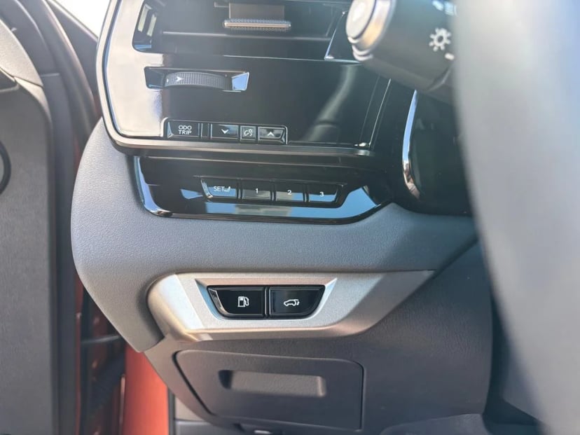 2024 Lexus RX - Image 21