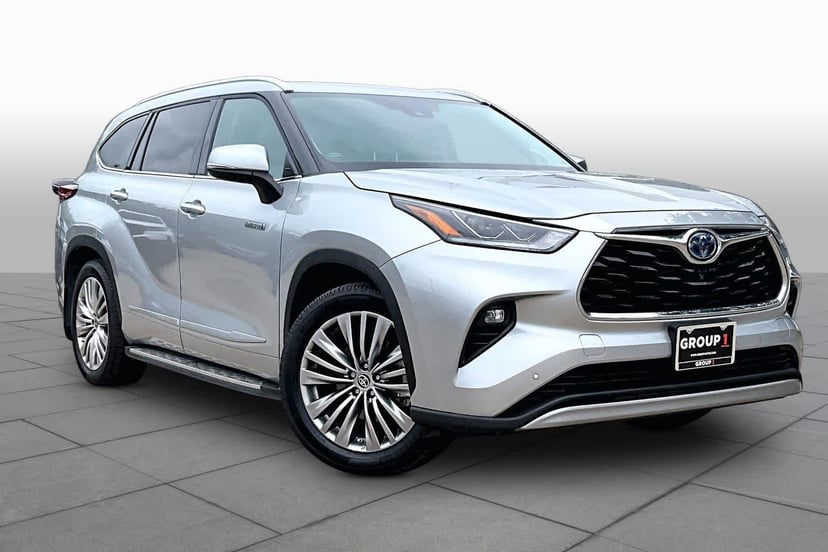 2021 Toyota Highlander - Image 3
